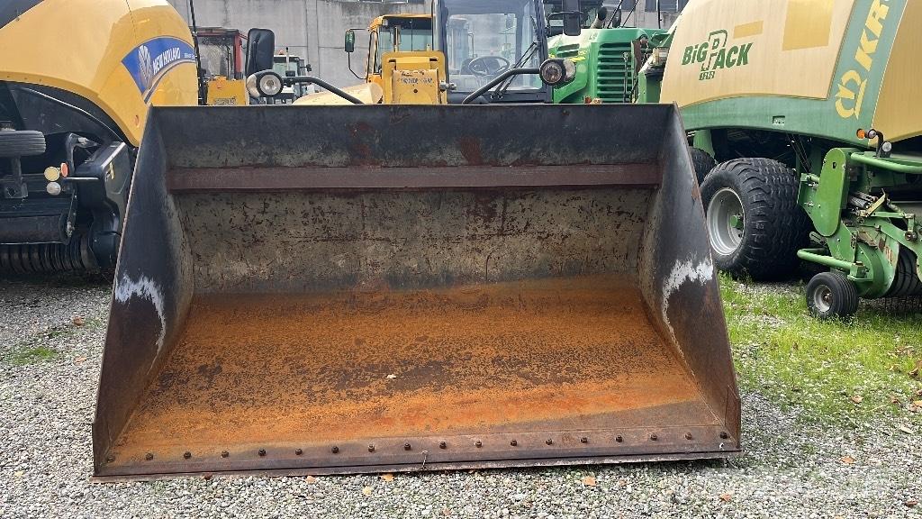 Komatsu WH 713 Телескопічні навантажувачі