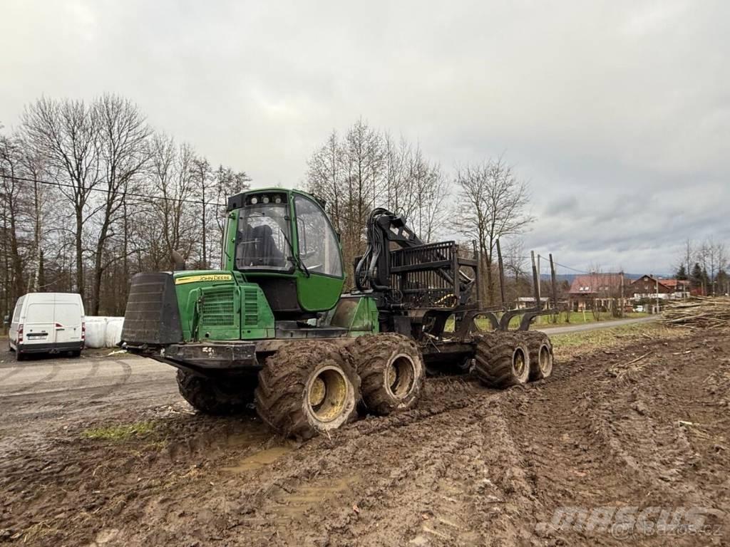 John Deere 1510E Форвардери