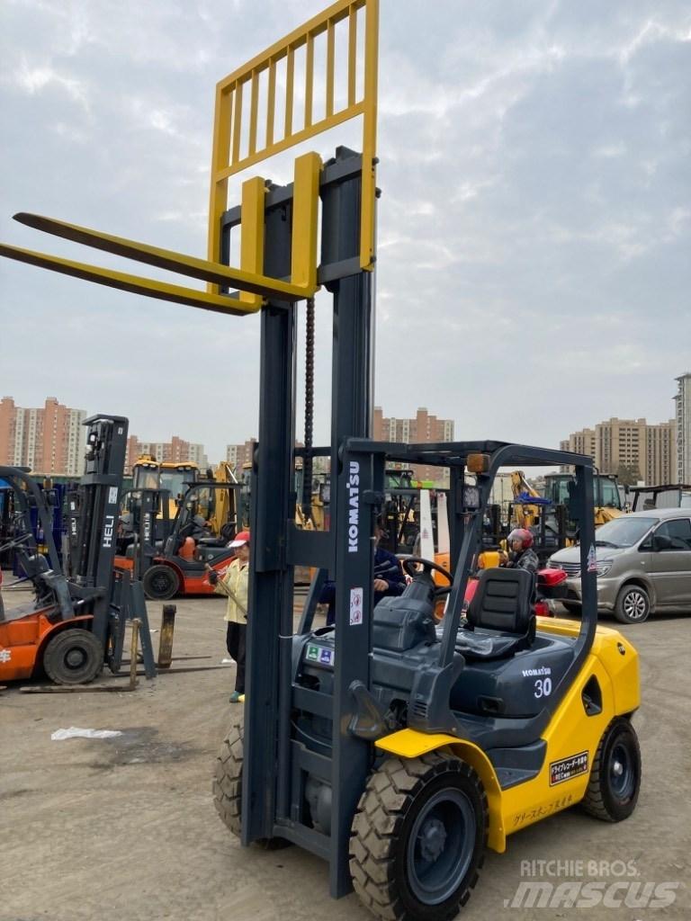 Komatsu FD30T-16 Дизельні навантажувачі