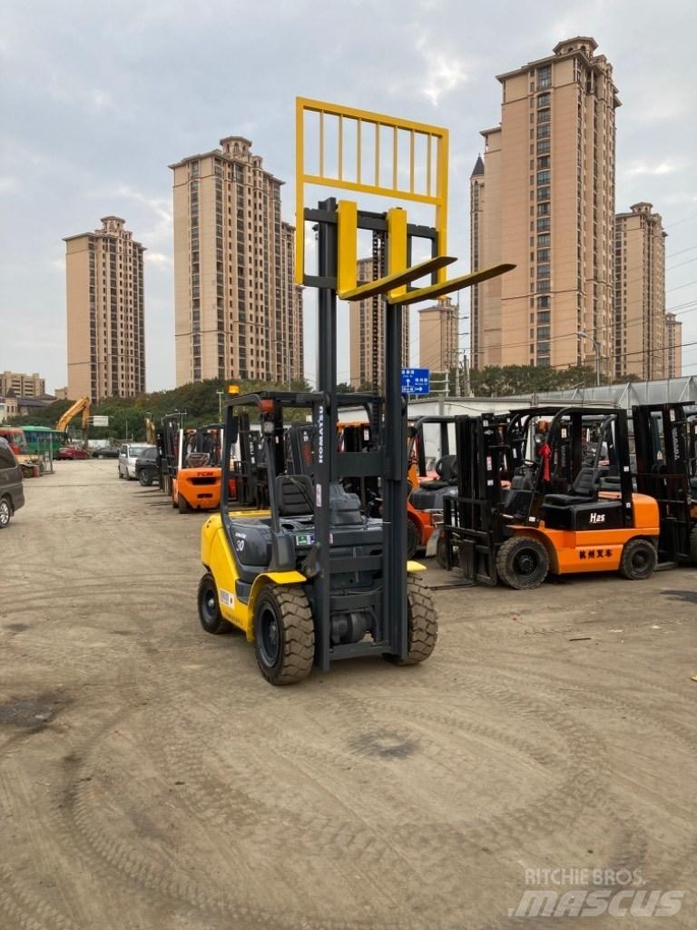 Komatsu FD30T-16 Дизельні навантажувачі