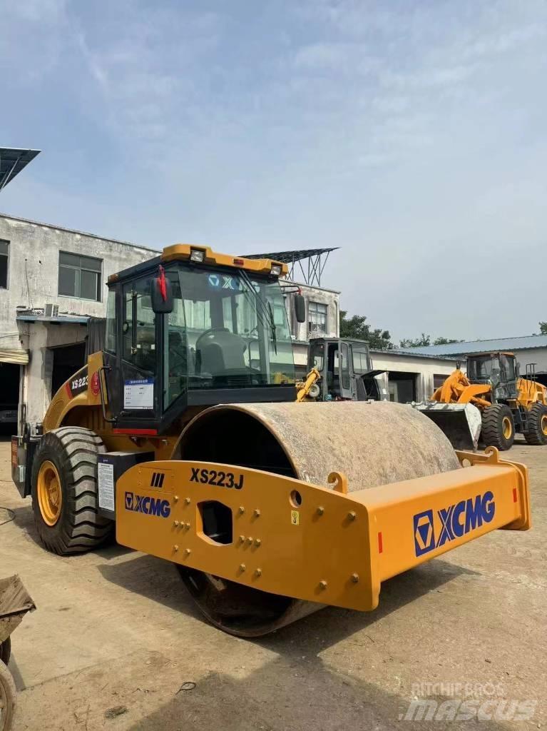 XCMG XS 223 J Грунтові котки