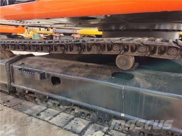 Hitachi EX 120 Гусеничні екскаватори