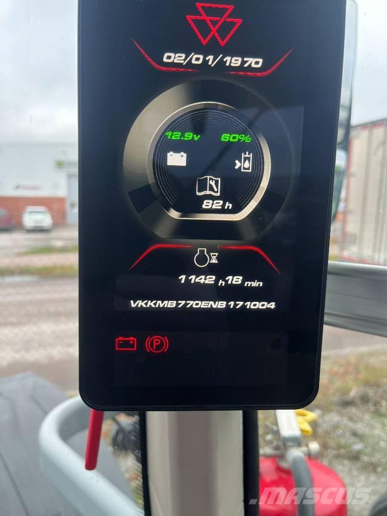 Massey Ferguson 8 S Трактори