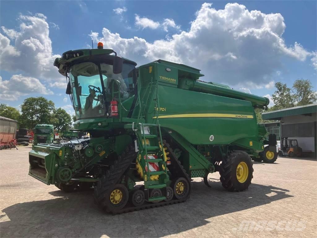 John Deere T670 Зернозбиральні комбайни