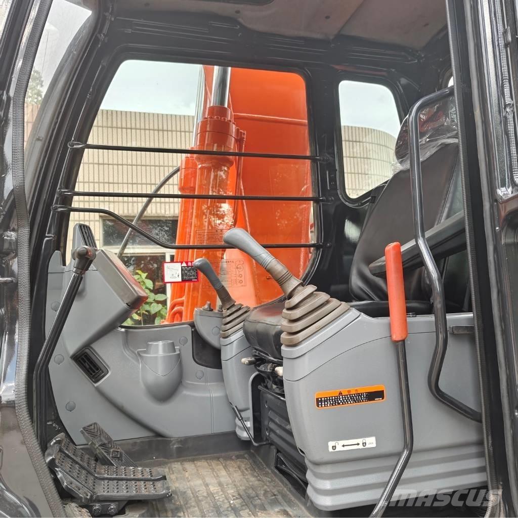 Hitachi ZX 120 Гусеничні екскаватори