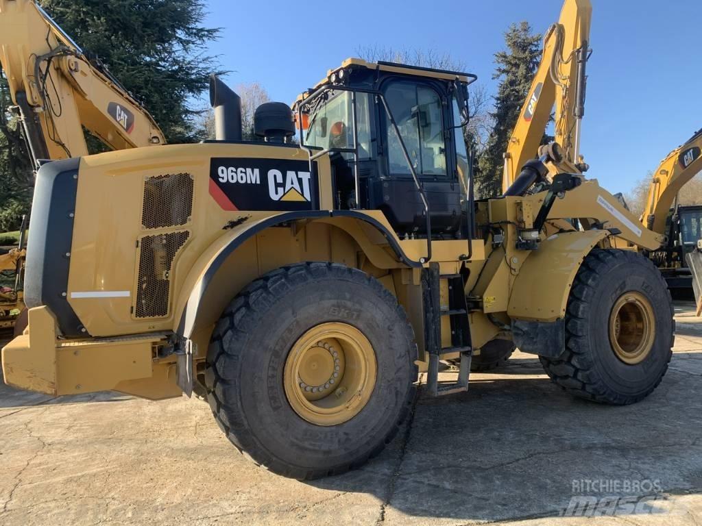 CAT 966 M Фронтальні навантажувачі