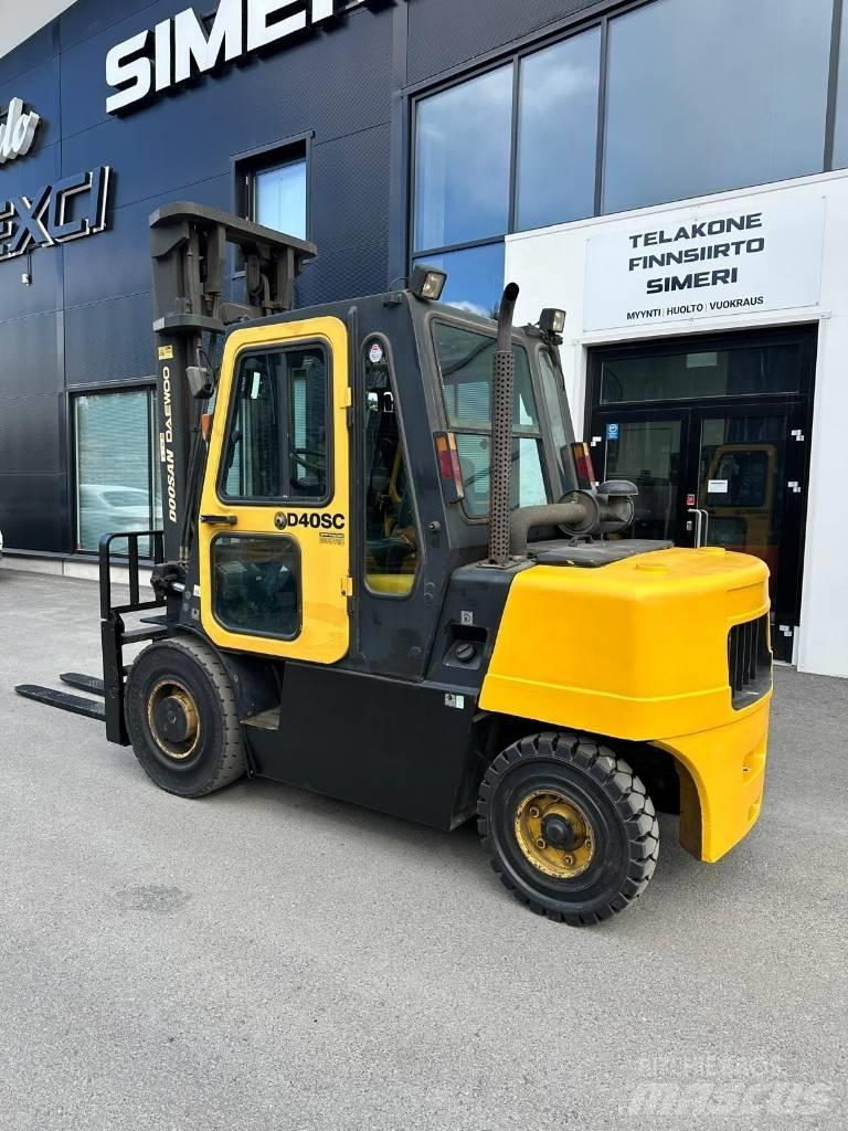 Daewoo D40SC-2 Дизельні навантажувачі