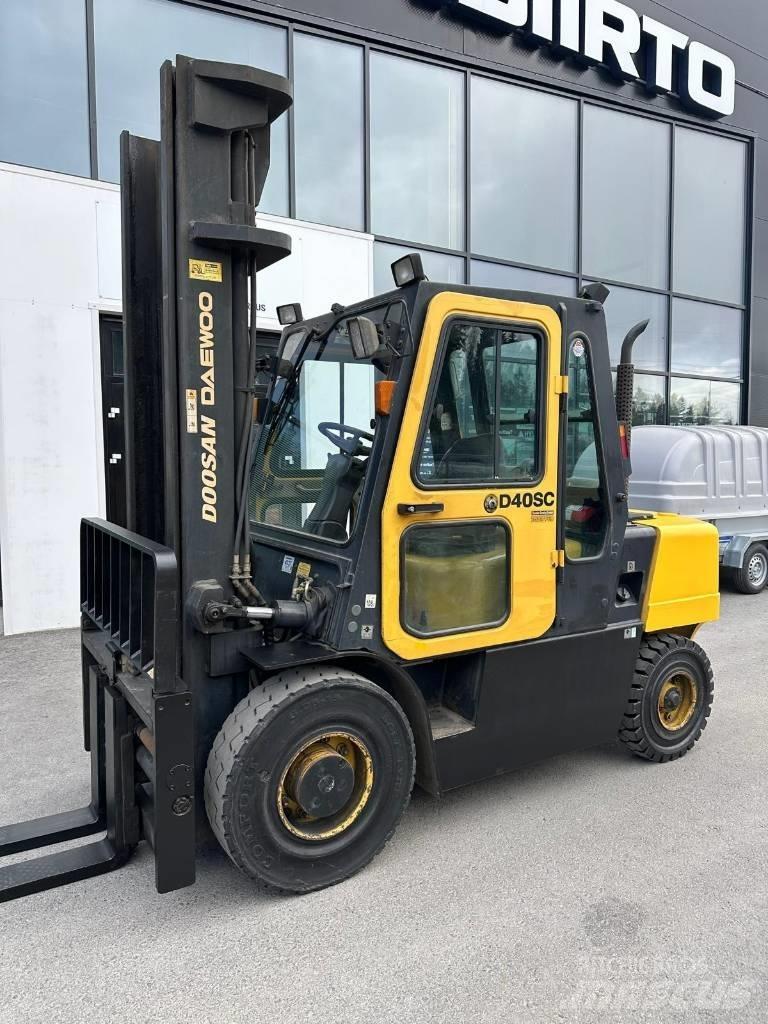 Daewoo D40SC-2 Дизельні навантажувачі