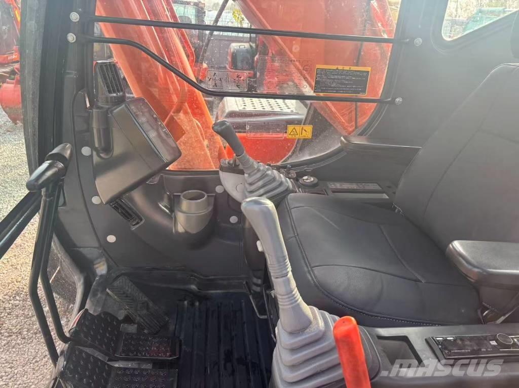 Hitachi ZX 250 -3G Гусеничні екскаватори