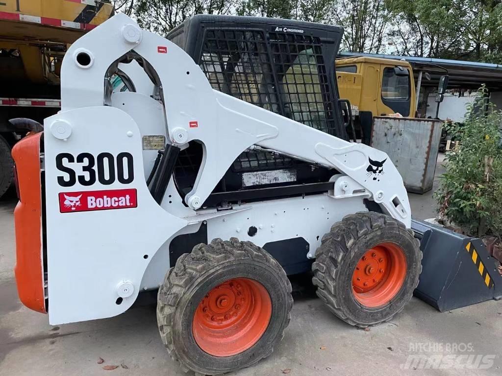Bobcat S300 Міні-навантажувачі