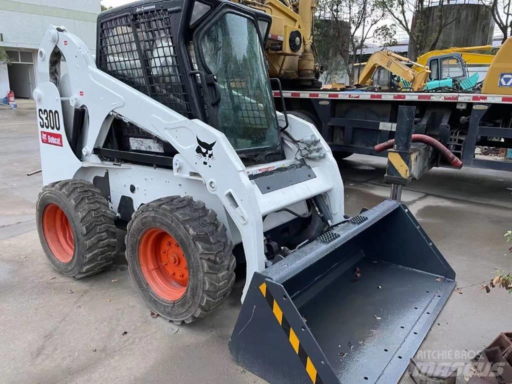 Bobcat S300 Міні-навантажувачі