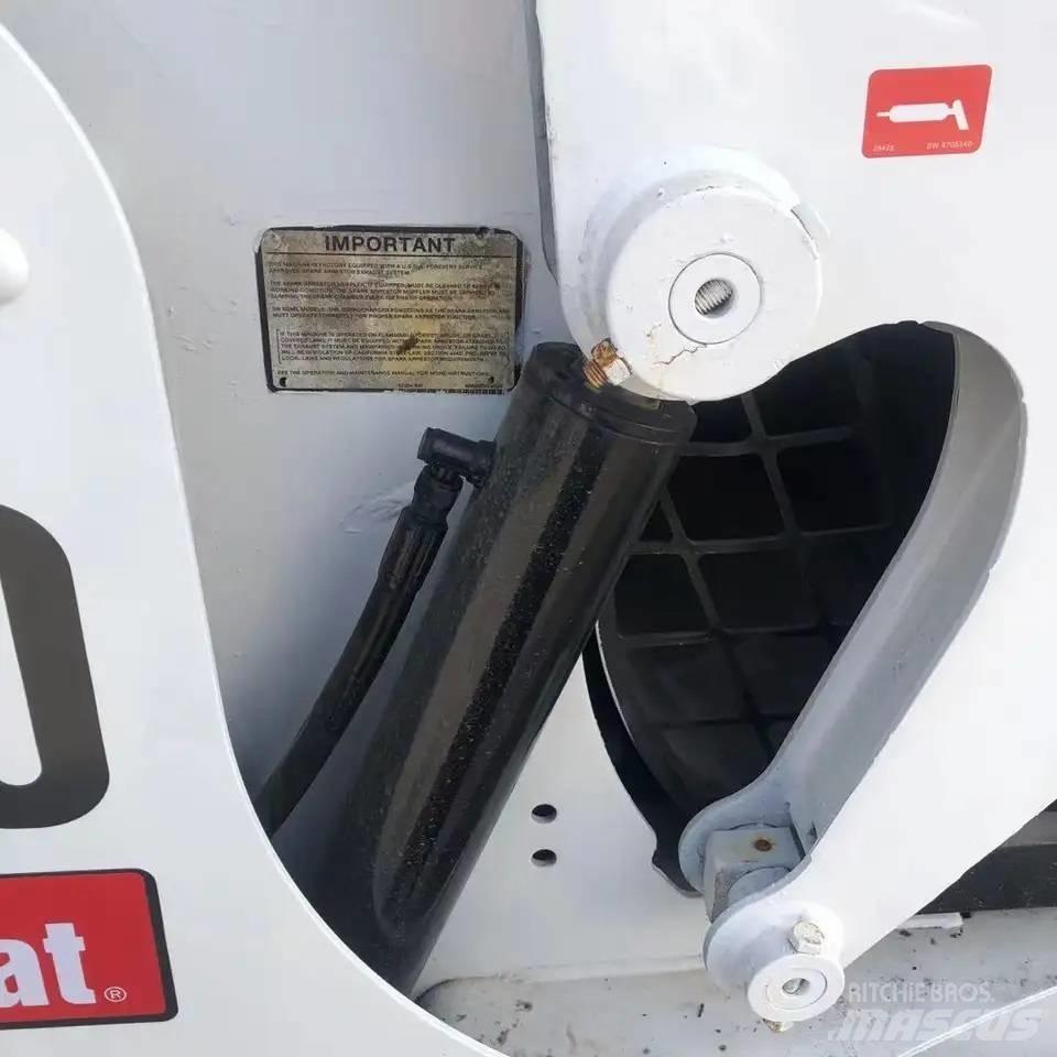 Bobcat S300 Міні-навантажувачі