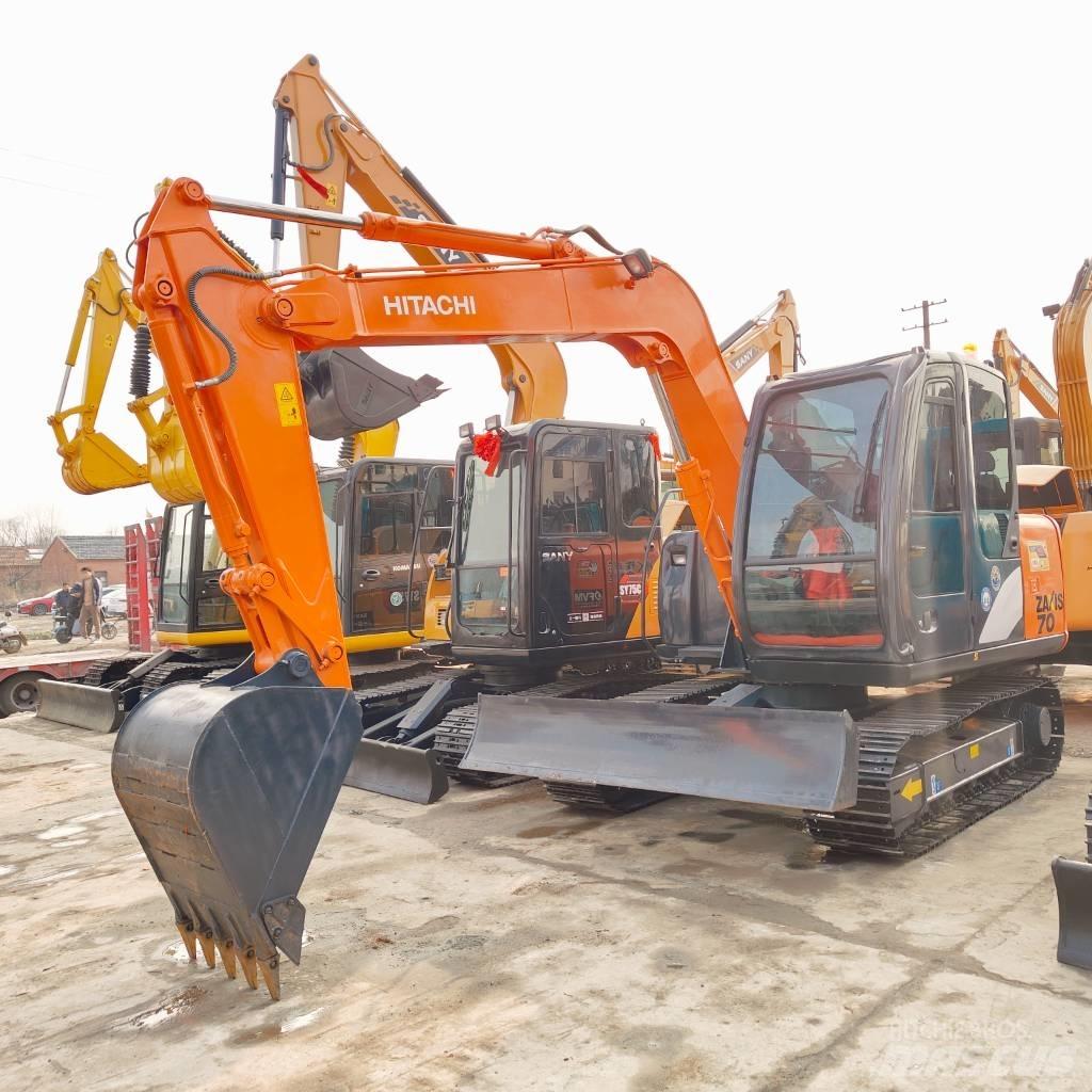 Hitachi ZX70 Середні екскаватори 7т. - 12т.
