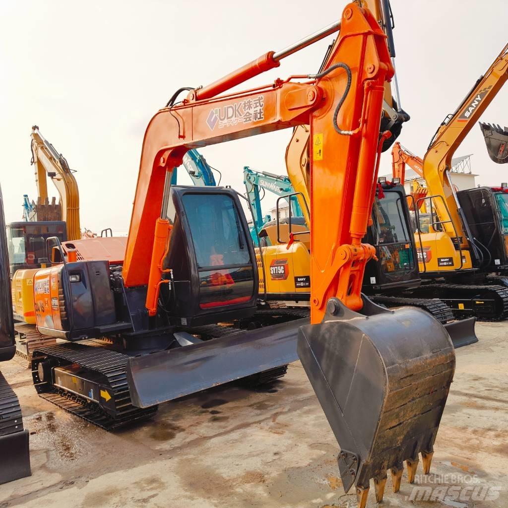Hitachi ZX70 Середні екскаватори 7т. - 12т.