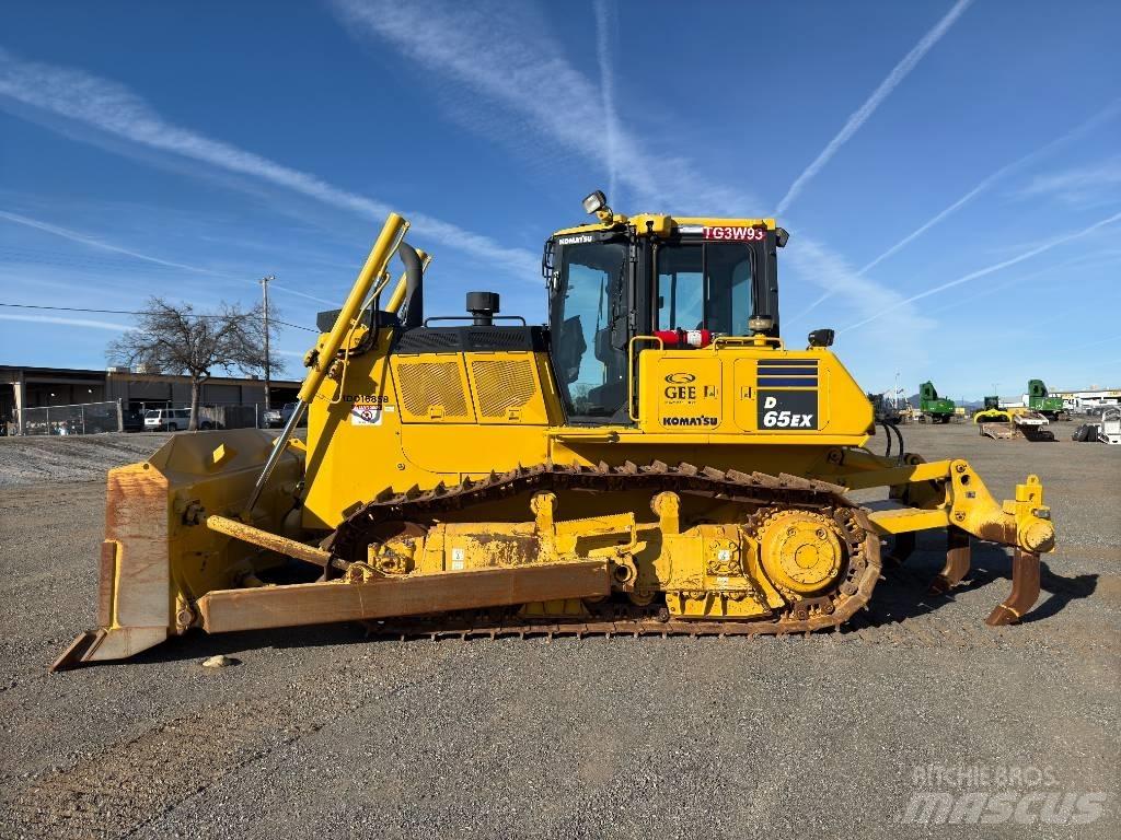Komatsu D65EX-18 Гусеничні бульдозери