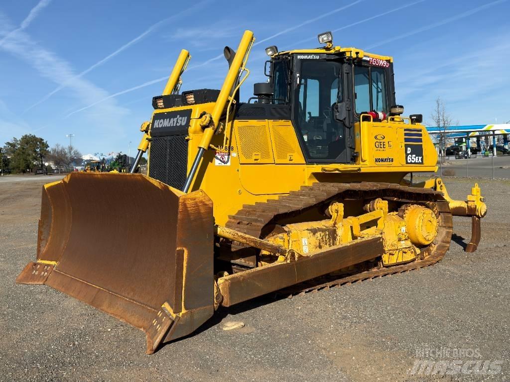 Komatsu D65EX-18 Гусеничні бульдозери