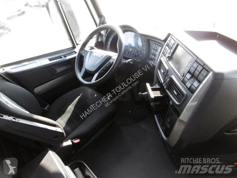 Iveco NP460 Тягачі