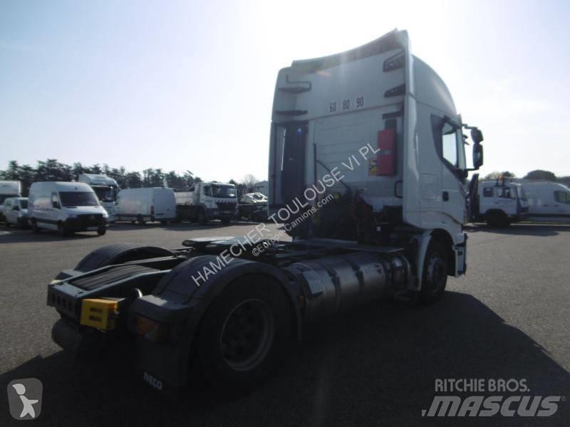 Iveco NP460 Тягачі