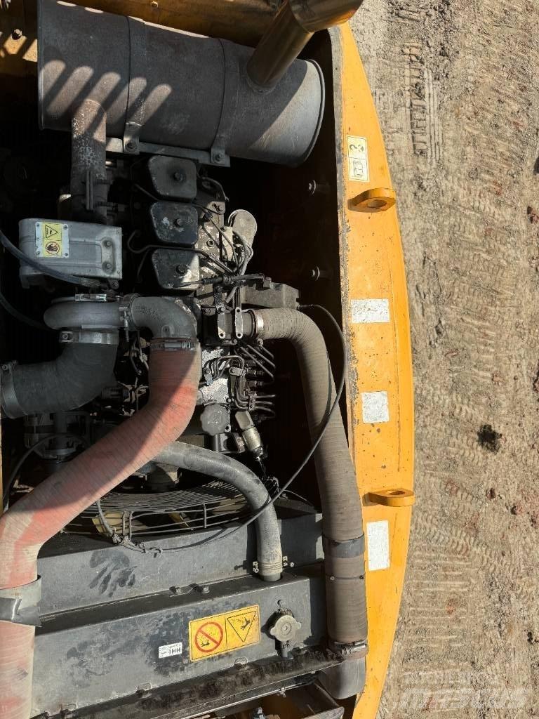 Hyundai R150W-9 Колісні екскаватори