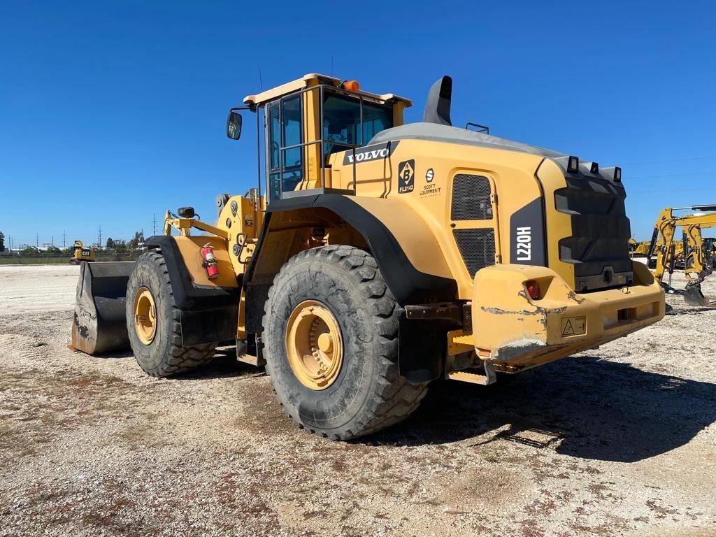 Volvo L 220 H Фронтальні навантажувачі
