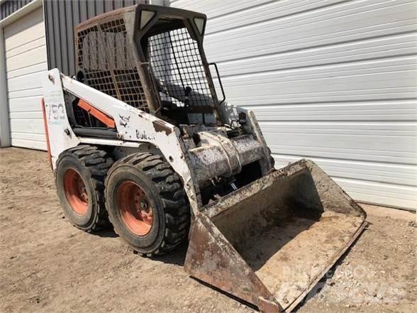 Bobcat 753 Міні-навантажувачі