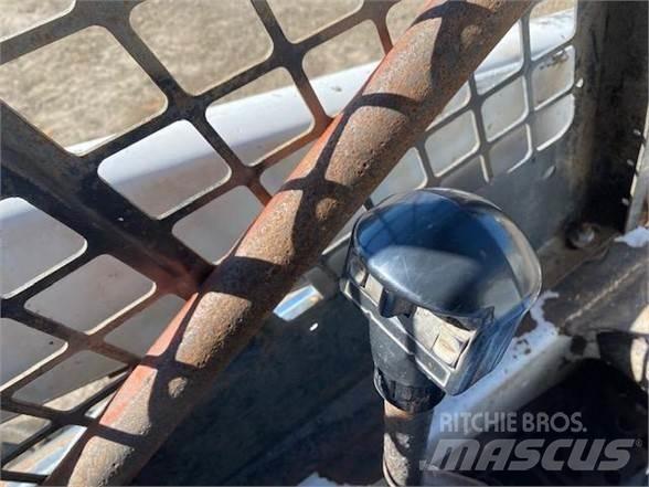 Bobcat 763 Міні-навантажувачі