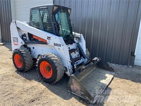 Bobcat S220 Міні-навантажувачі