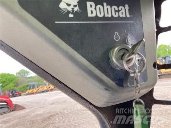 Bobcat T140 Міні-навантажувачі