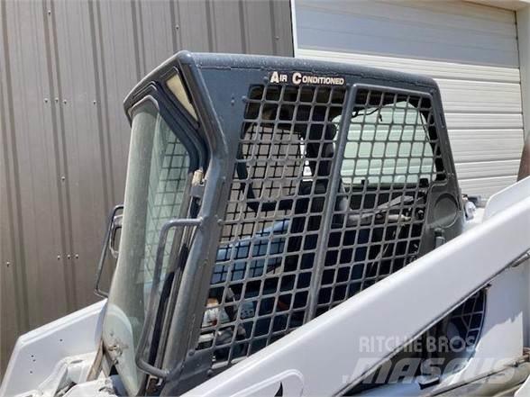 Bobcat T200 Міні-навантажувачі
