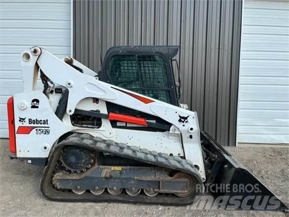 Bobcat T740 Міні-навантажувачі