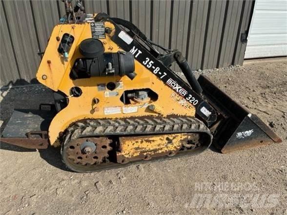 Boxer 320 Міні-навантажувачі