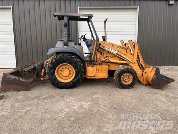 CASE 570M XT Фронтальні навантажувачі