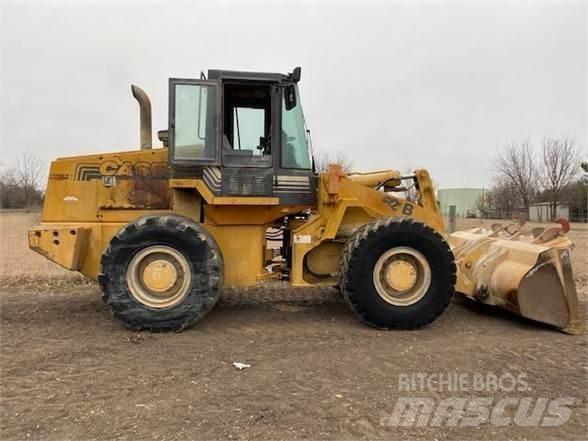 CASE 621B Фронтальні навантажувачі