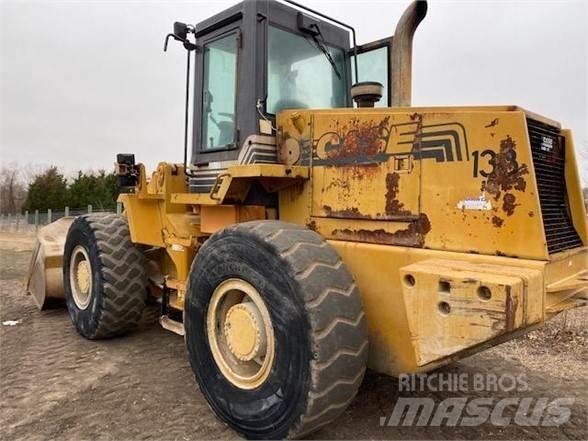 CASE 621B Фронтальні навантажувачі