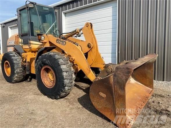 CASE 621D Фронтальні навантажувачі