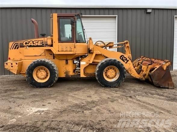 CASE 621ZF Фронтальні навантажувачі