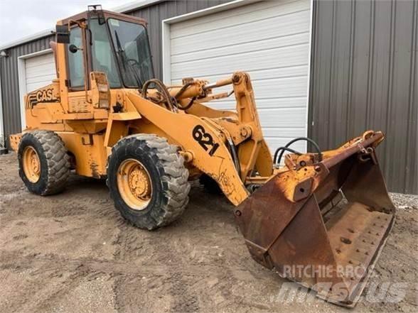 CASE 621ZF Фронтальні навантажувачі