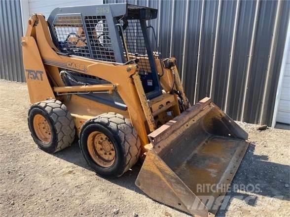 CASE 75XT Міні-навантажувачі
