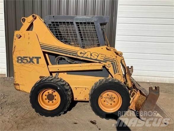 CASE 85XT Міні-навантажувачі