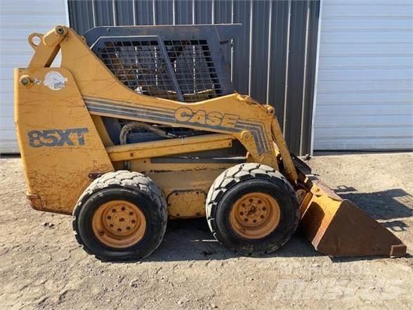 CASE 85XT Міні-навантажувачі