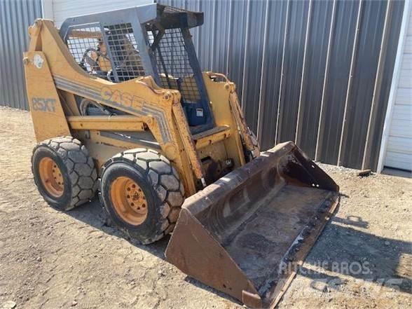 CASE 85XT Міні-навантажувачі