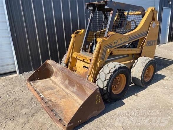 CASE 85XT Міні-навантажувачі