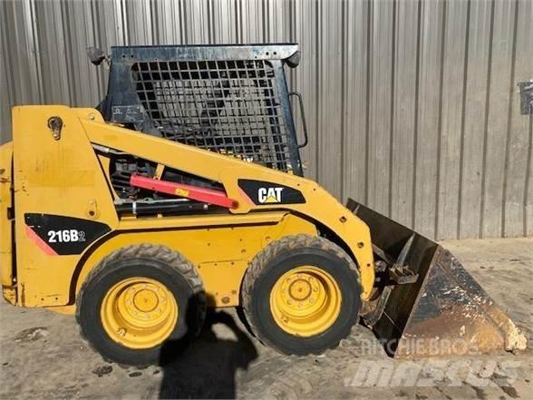 CAT 216B2 Міні-навантажувачі
