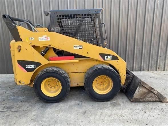 CAT 232B2 Міні-навантажувачі