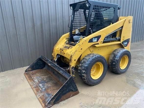 CAT 236B2 Міні-навантажувачі