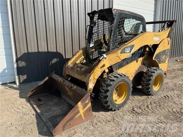 CAT 272C Міні-навантажувачі