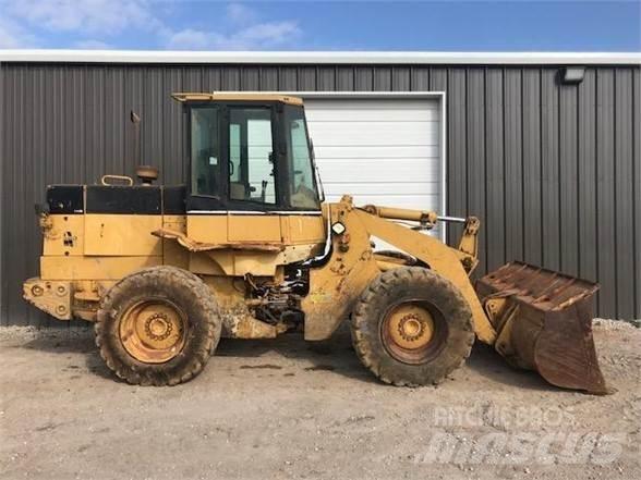 CAT 918F Фронтальні навантажувачі