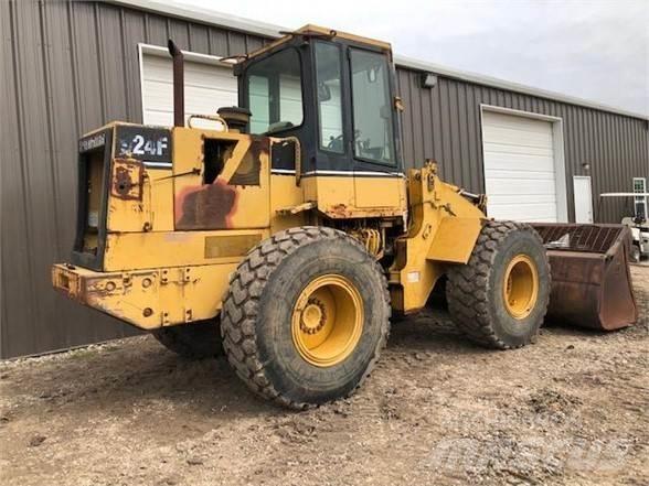 CAT 924F Фронтальні навантажувачі