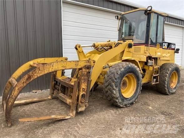 CAT 924F Фронтальні навантажувачі