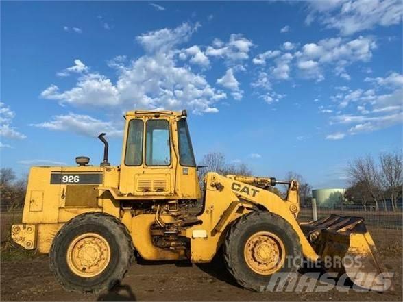CAT 926 Фронтальні навантажувачі